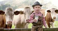 Zur Erfrischung ein Glas Milch von K�rntner K�hen. &copy;iStockPhoto