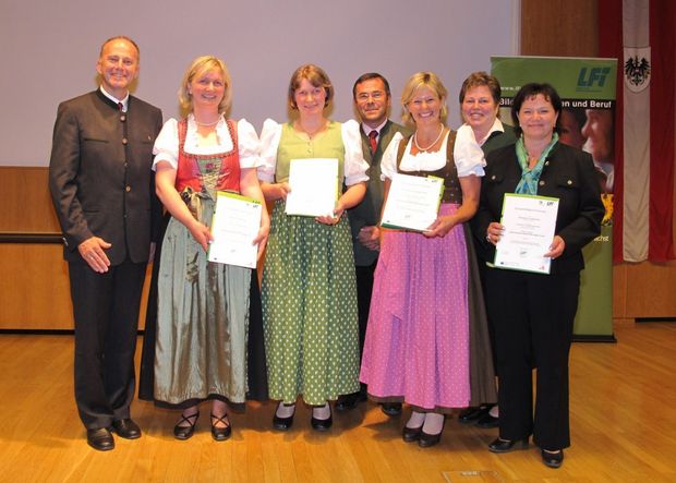 Zertifikatsverleihung_2012_06_web.jpg � Widmoser