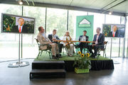 Podiumsgespräch: Goldmann, Mayerhofer, Hasslinger, Assinger, Wolff (v.l.) © Archiv Podiumsgespräch: Goldmann, Mayerhofer, Hasslinger, Assinger, Wolff (v.l.) © Archiv